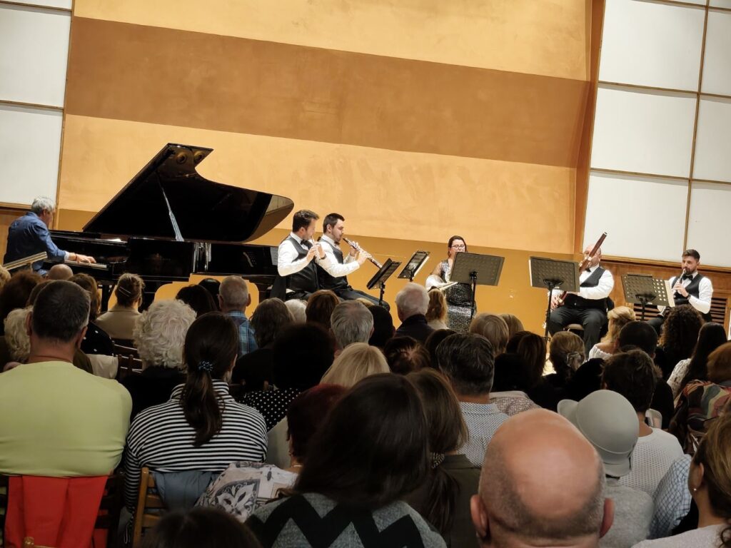 „Mozart in Blue“ · „Пента Уиндс“ (Плевенска филхармония)